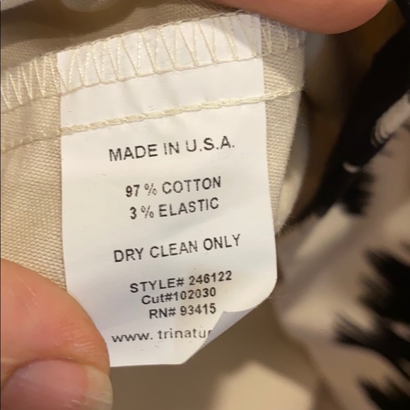 Trina Turk black textured roses on cream skirt - Picture 4 of 5